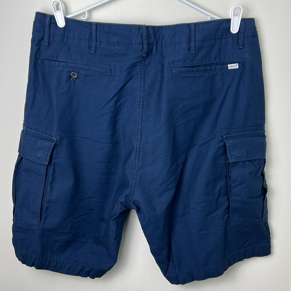 Levi’s Cargo Side Pockets Navy Shorts Size W38